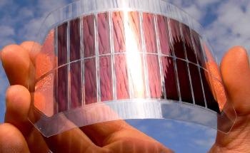 The Use of Reflective Layers in Colored Silicon Solar Cells