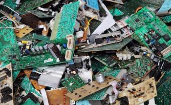 Using Acid Leaching to Recover Metals from Circuit Board Waste