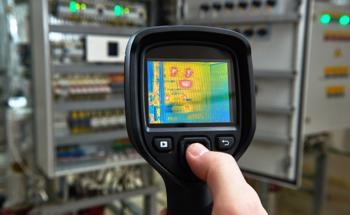 NDT Using Electromagnetic Inductive Thermography: Analysis of Temperature Distribution