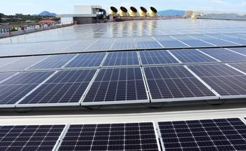 Evaluating the Texture of Anti-Reflective Coatings on Silicon-Perovskite Solar Cells
