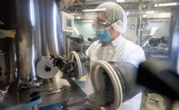 Optimizing Solar Cell Performance with a Photosynthesis-Emulating Semiconductor