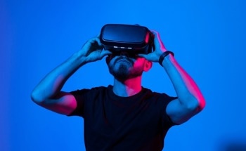 What Technology is Necessary to Support an Immersive Metaverse?