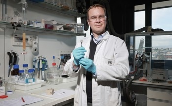Solar-Powered Artificial Leaf Harvests Water from Air for Conversion into Hydrogen Fuel