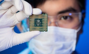 Electrons Play a Surprising Role in Heat Transfer Between Semiconductor Layers