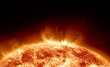 Solar-Powered Clothing Adjusts to Climate