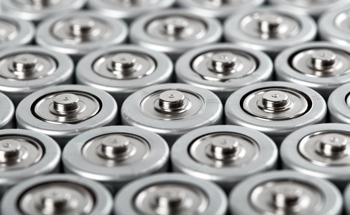 Chameleon-Like Bifunctional Catalyst for Enhanced Zinc-Air Battery Performance