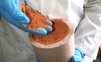 Common Low-Grade Clay Found to Strengthen Low-Carbon Concrete