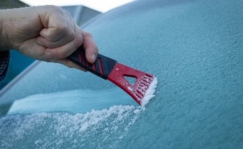 How to Keep Your Windscreen Clear in Winter? High Voltage and Clever Physics