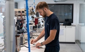 A Project Develops Materials Capable of Storing Energy and Reducing Aircraft Weight