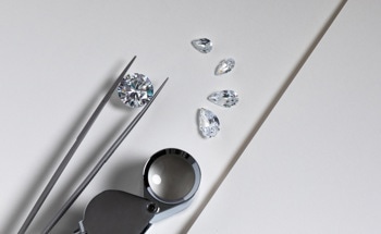 Polarization Imaging Distinguishes Natural Diamonds From CVD-Grown Counterparts