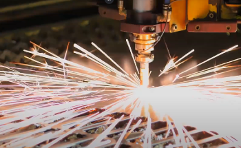 Adaptive Optics in Laser Welding & Cutting – Fast Piezo Mirror |  PI