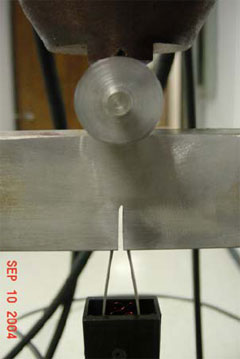Fatiguing the CTOD test sample.