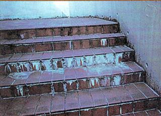 AZoM - Metals, Ceramics, Polymer and Composites : Architectural Concrete – Lime weeping, a form of efflorescence